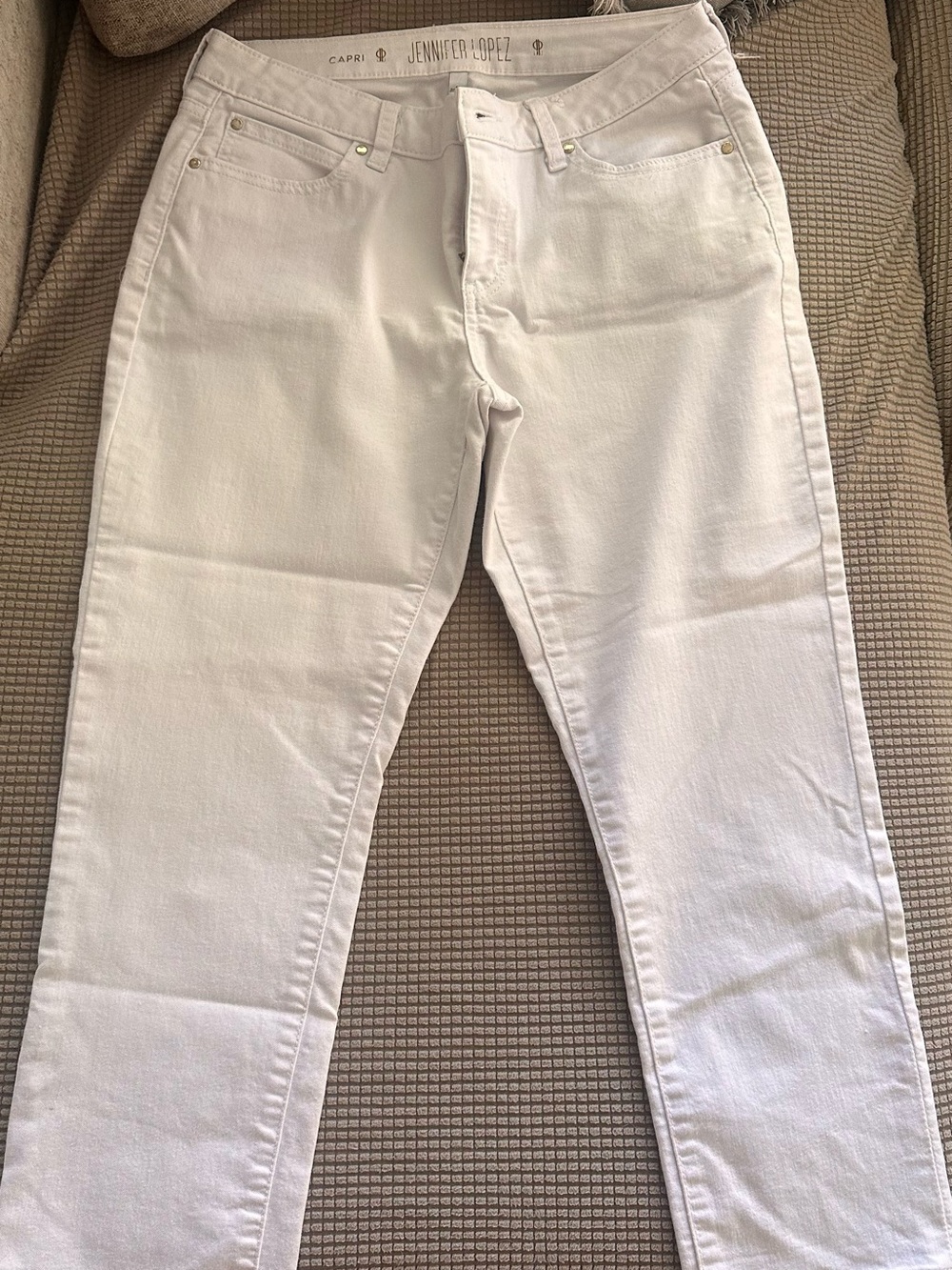 Jennifer Lopez stretchy White Capri Jeans